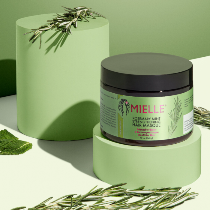 Masque capillaire fortifiant à la menthe et au romarin 3